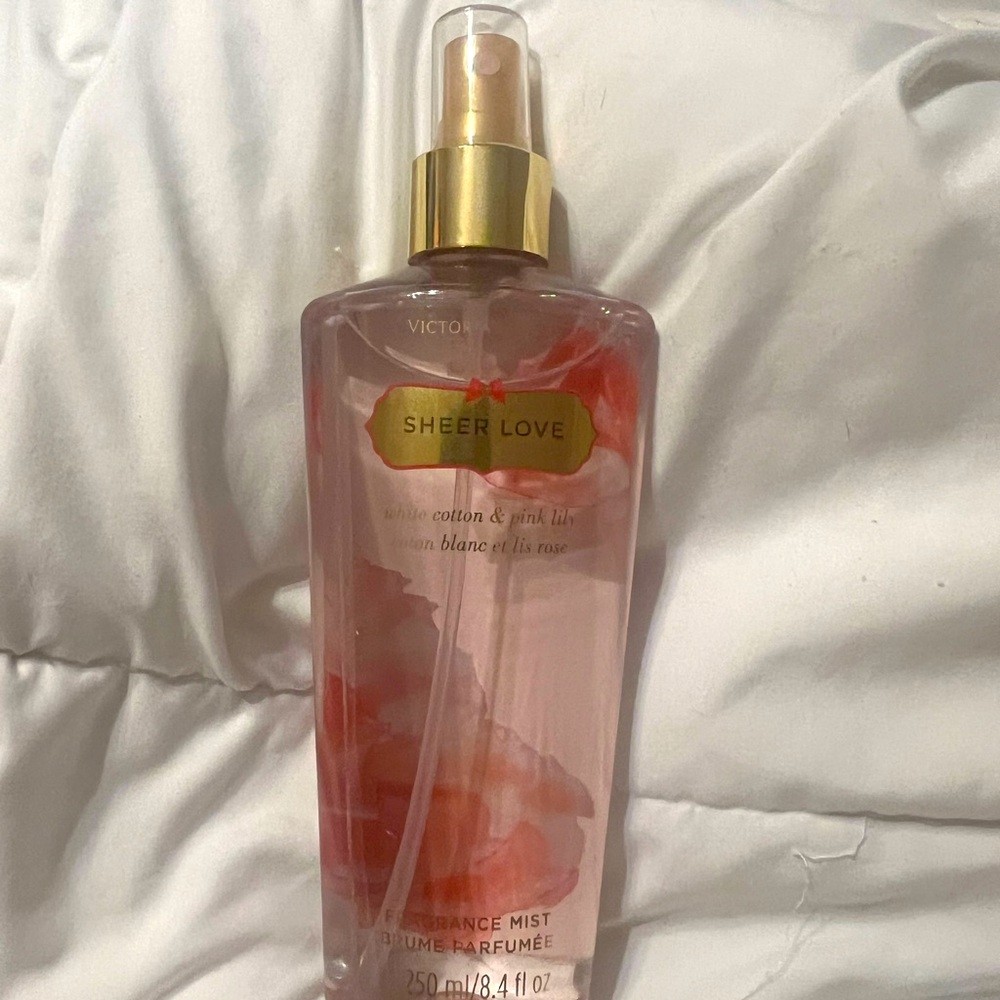 Victoria’s Secret fragrance Sheer Love